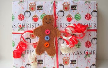 14+christmas+present+with+handmade+gift+tag+tutorial